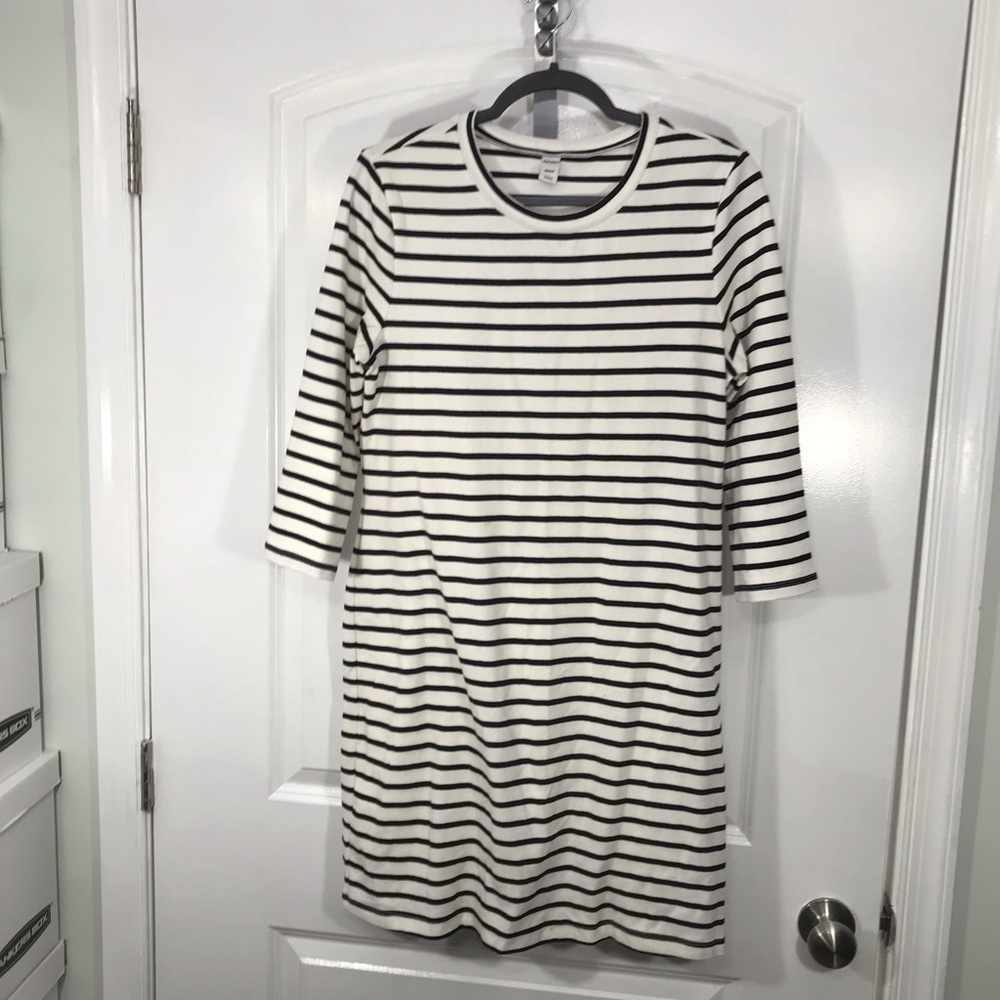 Old Navy Black and White Striped Long Sleeve Dress Size Medium CB-00